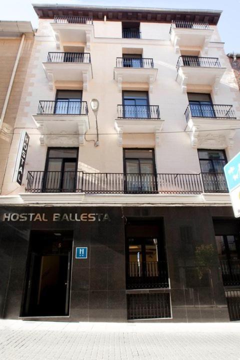Hostal Ballesta Madrid Exterior foto